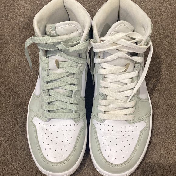Seafoam Nike Jordan’s - Picture 2 of 4